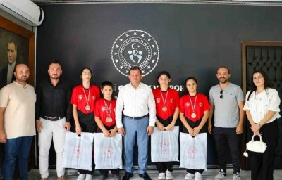 Şampiyonlardan ziyaret