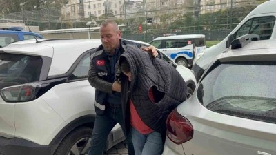 Samsun&rsquo;da evinde uyuşturucuyla yakalanan şahıs adliyeye sevk edildi