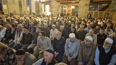 Samsun’da Kadir Gecesi’nde camiler doldu taştı