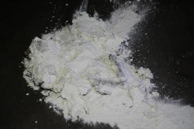 Sahillerine vuran beyaz toz ’guar gum’ çıktı