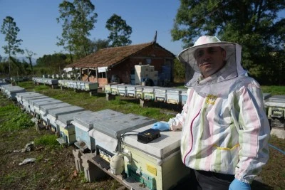 Samsunlu Komiserden Arıcılıkta Devrim: Bal Verimini Artıran Akıllı Cihaz Geliştirdi