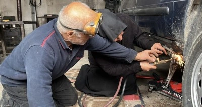 Sanayinin tek kadın çırağı 25 yıldır usta eşine çıraklık yapıyor