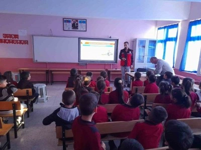 Sandıklı&rsquo;da &ouml;ğrenci ve velilere ilk yardım eğitimi