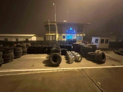 Şanlıurfa&rsquo;da 2 milyonluk ka&ccedil;ak lastik operasyonu: 2 g&ouml;zaltı