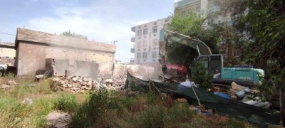 Kendi evlerini kendileri yıktı