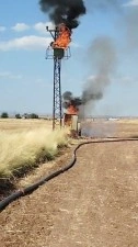 Şanlıurfa'da tarımsal sulama trafosunda çıkan yangın korkuttu