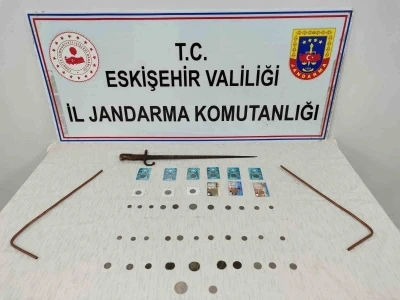 Satılmaya hazırlanan tarihi eserler ele ge&ccedil;irildi
