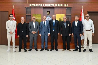 Şehit Aileleri ve Gazilerden Diyarbakır Emniyet M&uuml;d&uuml;r&uuml; G&ouml;kduman&rsquo;a Anlamlı Ziyaret