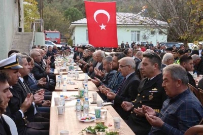 Şehit Deniz Teğmen &Ouml;z i&ccedil;in mevlit okutuldu