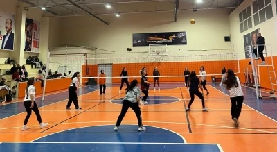 8 Mart D&uuml;nya Kadınlar G&uuml;n&uuml;&rsquo;ne &ouml;zel voleybol turnuvası