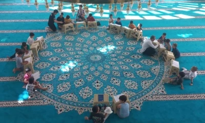 Selendi&rsquo;de camiler &ccedil;ocuk sesiyle yankılanıyor