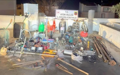 Seli fırsat bildi 4 evi soydu