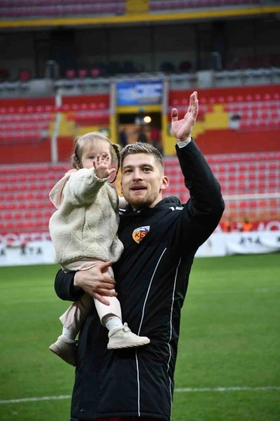 Semih G&uuml;ler&rsquo;den anlamlı mesaj
