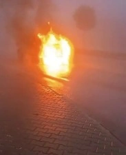 Seyir halindeki ara&ccedil; yanarak hurdaya d&ouml;nd&uuml;