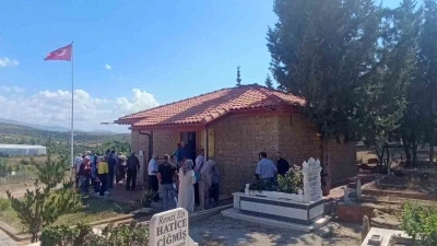 Seyit Zekeriyya Hazretleri T&uuml;rbesi restore edilerek dualarla ziyarete a&ccedil;ıldı