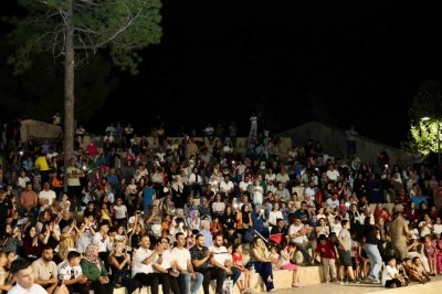 Kızlar Tepesi'nde halk konseri