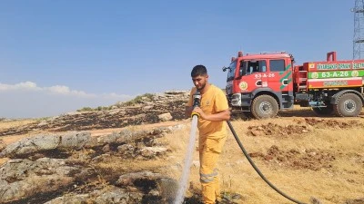 Silvan&rsquo;da alevler r&uuml;zgarla b&uuml;y&uuml;d&uuml;