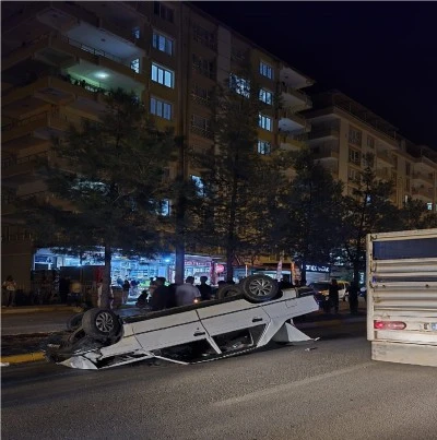 Silvan&rsquo;da otomobil takla attı