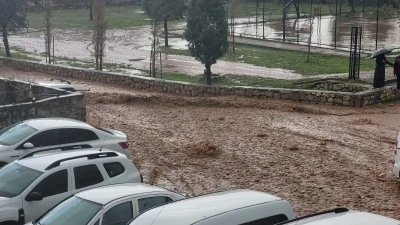 Silvan&rsquo;da Sağanak Sele D&ouml;n&uuml;şt&uuml;