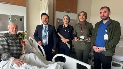 Silvan&rsquo;da yaşlı hastalara &ldquo;şefkat eli&rdquo;: Hastanede anlamlı hafta