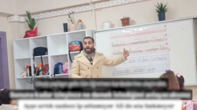 Sınıfında Değil, Gönüllerde Öğretmen: Aytaç Demir Öğrencilerine Maneviyatı Aşılıyor