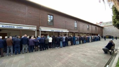 Sinop&rsquo;ta &ccedil;&ouml;p kamyonunun &ccedil;arptığı kadın toprağa verildi