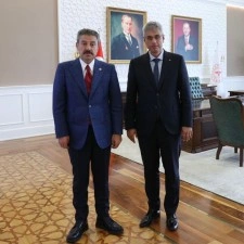 Şırnak’a tam donanımlı 11 ambulans tahsis edildi