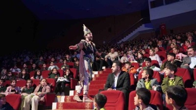 Şırnak’ta "Uçuyor Uçuyor Hezarfen Uçuyor" tiyatro oyunu sahnelendi
