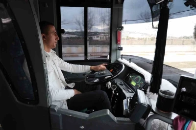 Sivas&rsquo;ta halk otob&uuml;s&uuml; şof&ouml;r&uuml;n&uuml;n hareketi takdir topladı