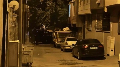 Siverek’te polisle silahlı çatışma kamerada... Zanlı yaralı olarak yakalandı