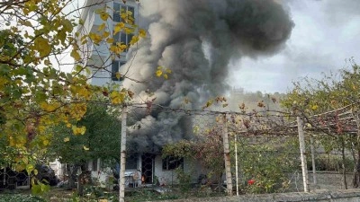 Ş&ouml;minenin bacasından &ccedil;ıkan kıvılcım evi yaktı