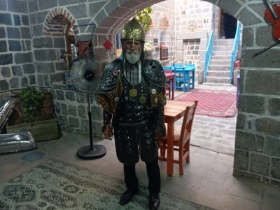 Sultan Alparslan Sevdasını &Ouml;mr&uuml;ne Sığdırdı