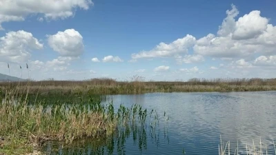 Sultan Dağları&rsquo;ndaki kar Eber G&ouml;l&uuml; ve kiraza umut oldu