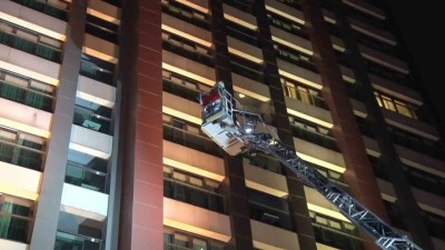 Sultangazi&rsquo;de otelde yangın paniği: 4 kişi hastaneye kaldırıldı