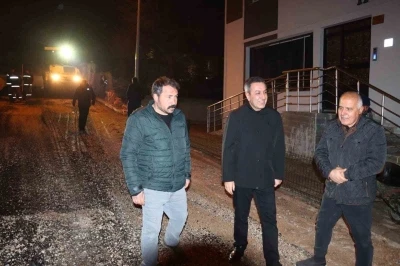 Sungurlu&rsquo;da sıcak asfalt mesaisi gece-g&uuml;nd&uuml;z devam ediyor