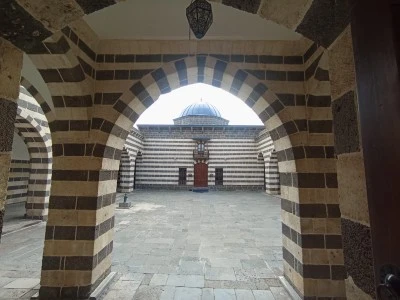 Sur’da 497 Yıllık Hüsrev Paşa Camii İlgi Görmeye Devam Ediyor