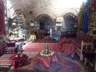 Sur&rsquo;da kadın girişimci Mihriban Eza&rsquo;dan k&uuml;lt&uuml;r atağı