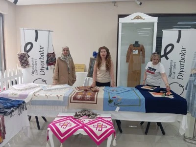 Sur&rsquo;da Zamana Dokunan Sergi