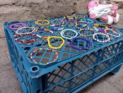 Sur sokaklarında k&uuml;&ccedil;&uuml;k girişimcilik: Har&ccedil;lığını kendi kazanıyor