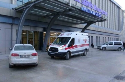 Tabancayla deneme atışı yaparken kazara kendini vurdu