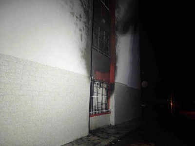 Tahliye edilen okulda çıkan yangın panikletti