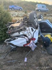 Takla atan otomobil s&uuml;r&uuml;c&uuml;s&uuml; hayatını kaybetti