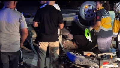 Sürücüyü itfaiye erleri kurtardı