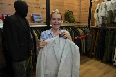 Taktik amaçlı kullanımlar için üretilen takım elbise göz kamaştırdı