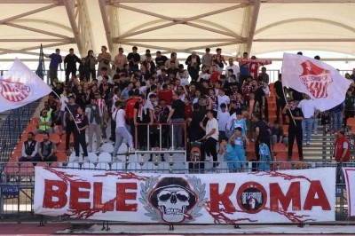 Taraftardan takımın kurulmamasına tepki