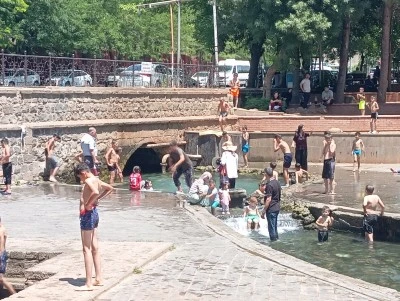 Tarihi Anzele Suyu, şehrin plajına d&ouml;n&uuml;şt&uuml;