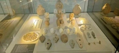 Tarihi eser ka&ccedil;ak&ccedil;ılığına dikkat &ccedil;eken sergi ziyaret&ccedil;ilerini ağırlıyor