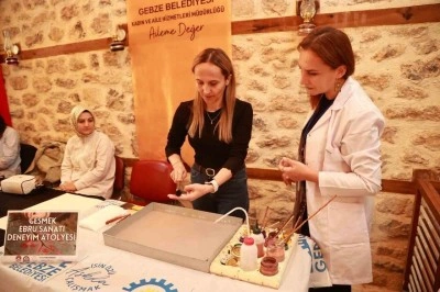 Tarihi mekanda &quot;ebru&quot; etkinliği