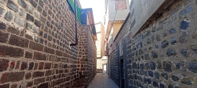 Tarihi Sur’un Sokaklarında Görüntü Kirliliği