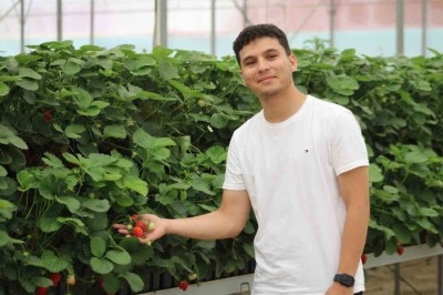 Tarımı, teknolojiyle birleştirdi yaşıtlarına örnek oldu